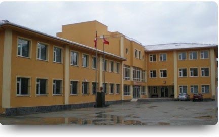Behçet Canbaz Anadolu Lisesi kampüs fotoğrafı