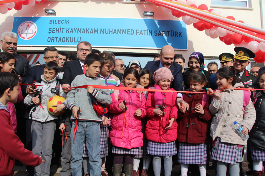 Şehit Kaymakam Muhammed Fatih Safitürk Ortaokulu Fotoğrafları 3