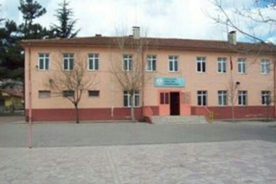 Gölpazarı Cengiz Topel Ortaokulu fotoğraf 1