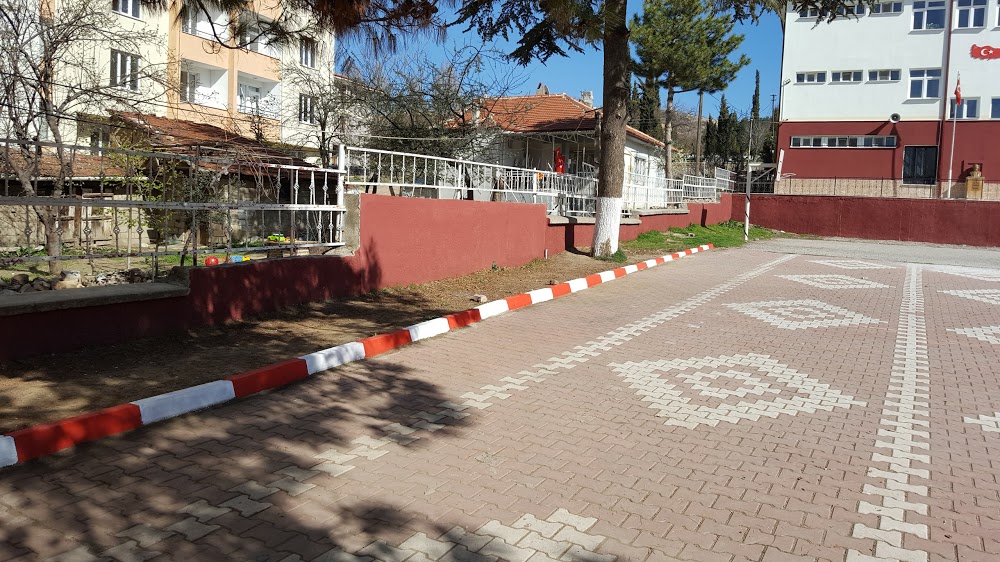 Ayşe Küflü İlkokulu Fotoğrafları 1