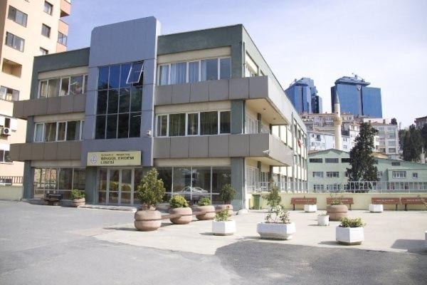 Bingül Erdem Anadolu Lisesi kampüs fotoğrafı
