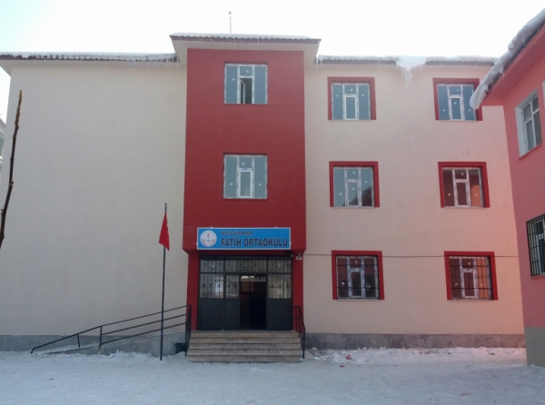 Bitlis Fatih Ortaokulu Fotoğrafları 1