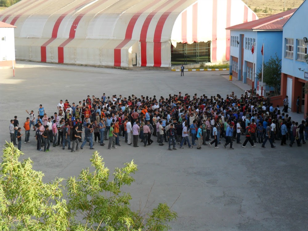 Güroymak Yatılı Bölge Ortaokulu Fotoğrafları 1