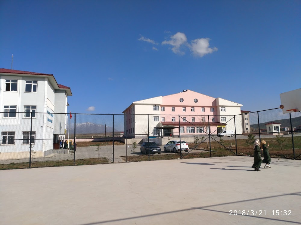 Güroymak Selahattin Rahime Dur Kiz Anadolu İmam Hatip Lisesi Fotoğrafları 5