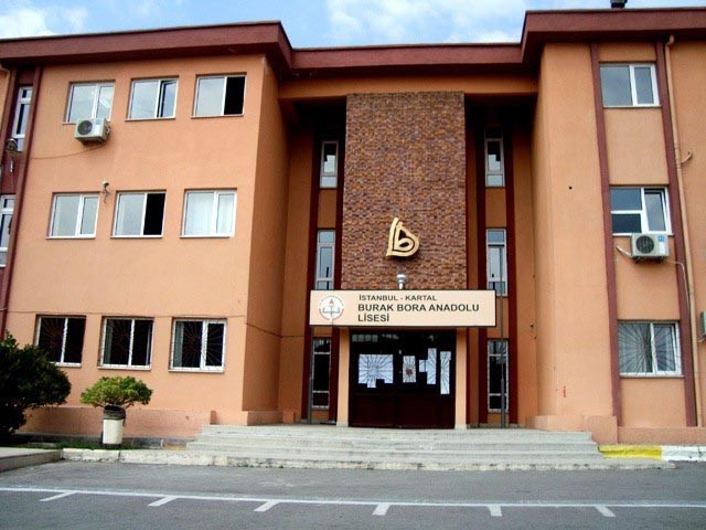 Burak Bora Anadolu Lisesi kampüs fotoğrafı