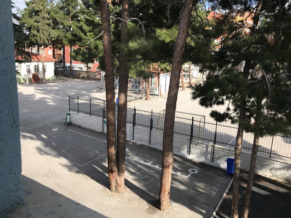 Burdur Cumhuriyet İlkokulu Fotoğrafları 1