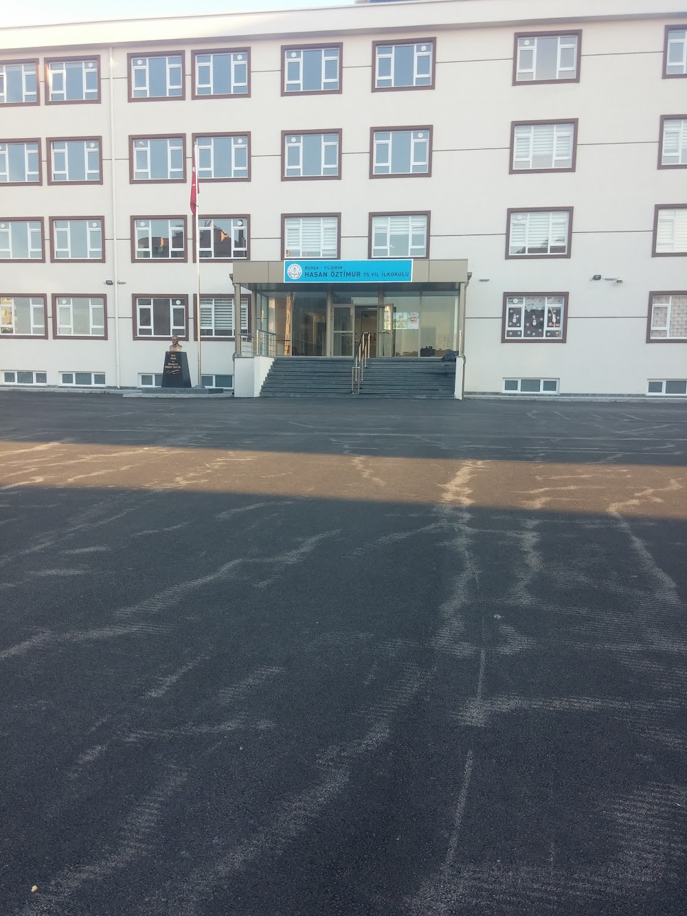 Gemlik 100. Yıl İlkokulu Fotoğrafları 3