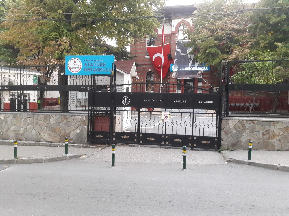 Orhangazi Atatürk İlkokulu kampüs fotoğrafı