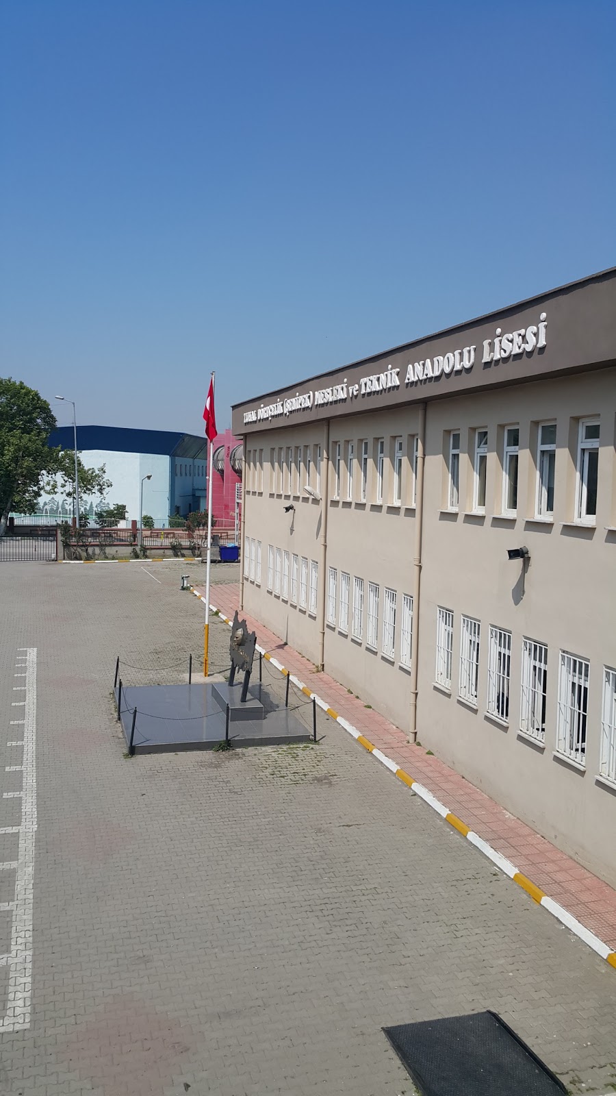 Zuhal Dörtçelik Şenipek Mesleki Ve Teknik Anadolu Lisesi Fotoğrafları 1
