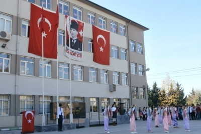 Ahmet Uyar İlkokulu fotoğraf 1