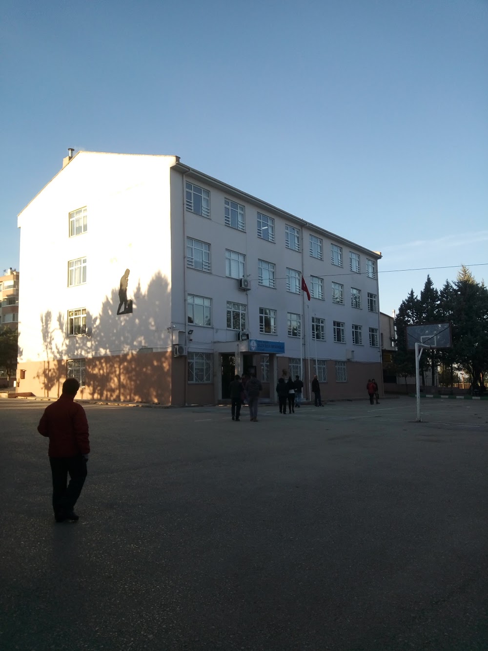 Dilek Özer Ortaokulu Fotoğrafları 1