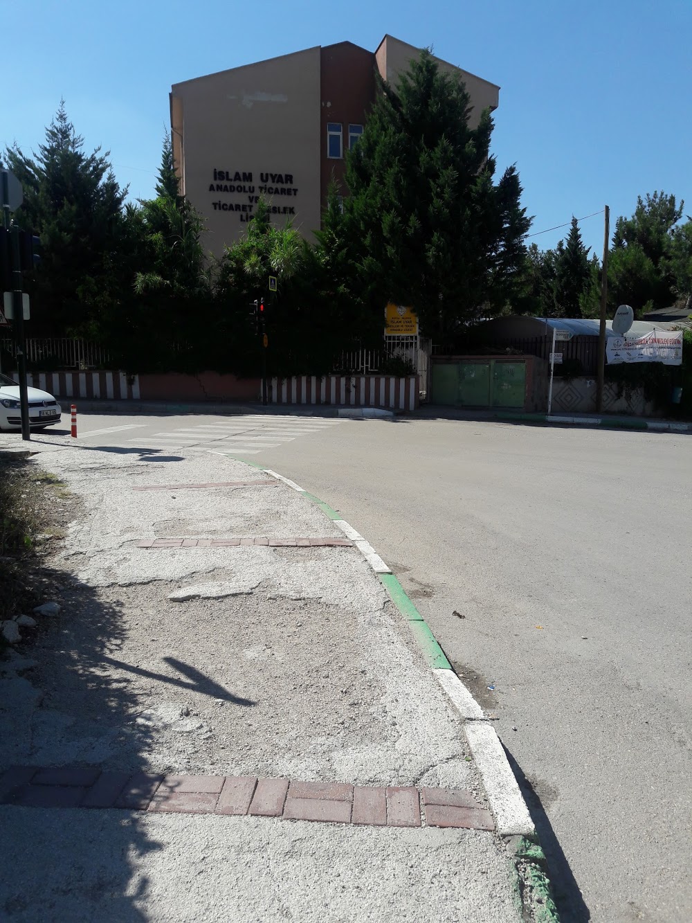 İslam Uyar Mesleki Ve Teknik Anadolu Lisesi Fotoğrafları 2