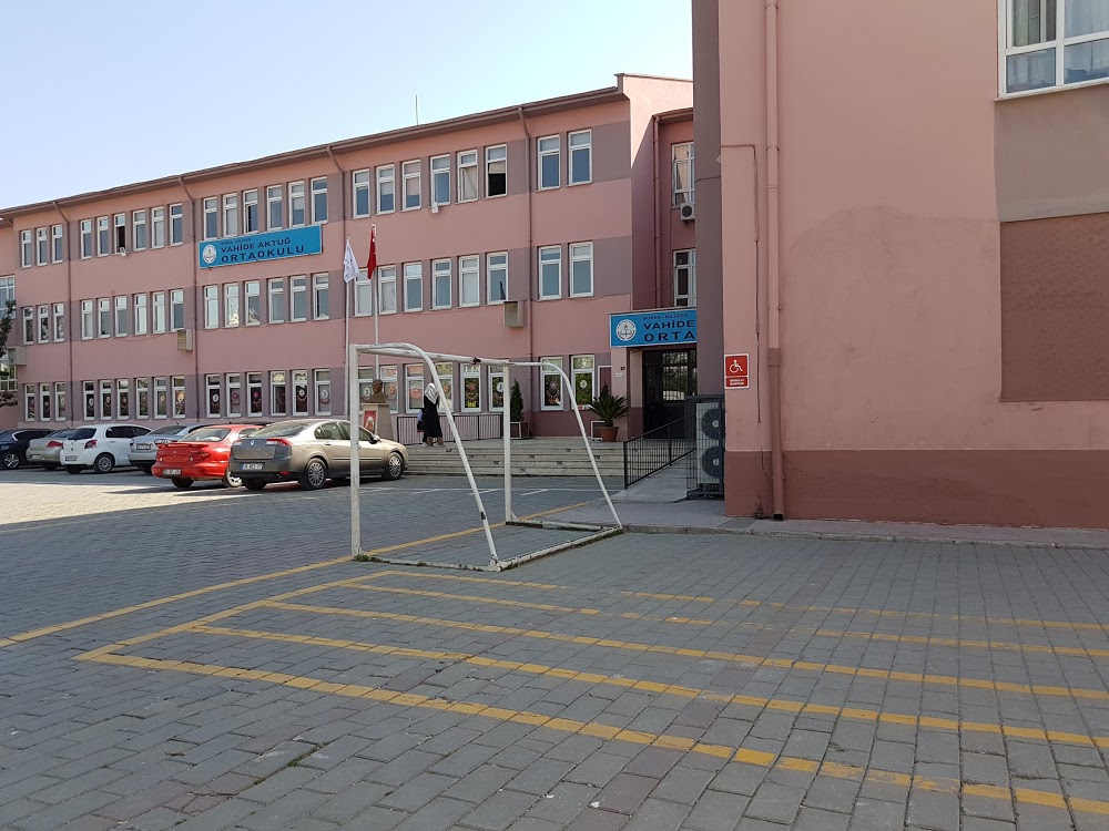 Vahide Aktuğ Ortaokulu Fotoğrafları 2