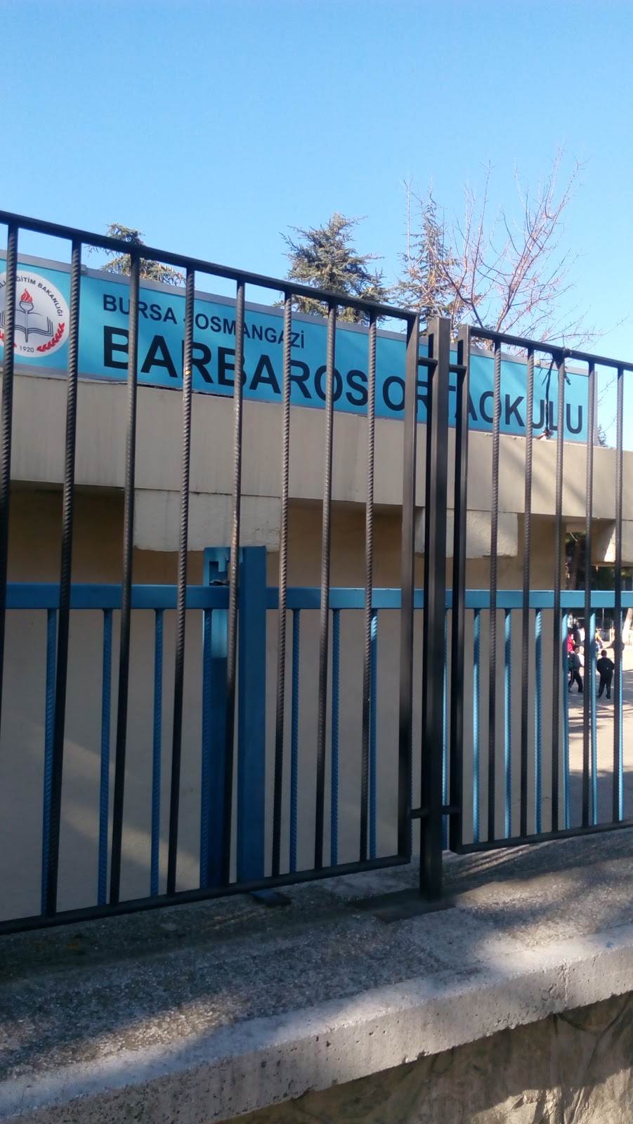 Osmangazi Barbaros Ortaokulu kampüs fotoğrafı