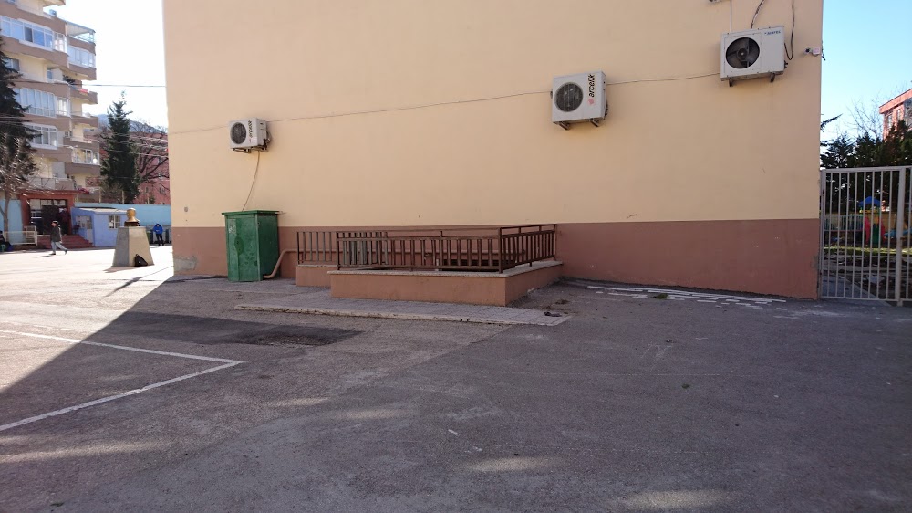 Bisaş Ortaokulu kampüs fotoğrafı