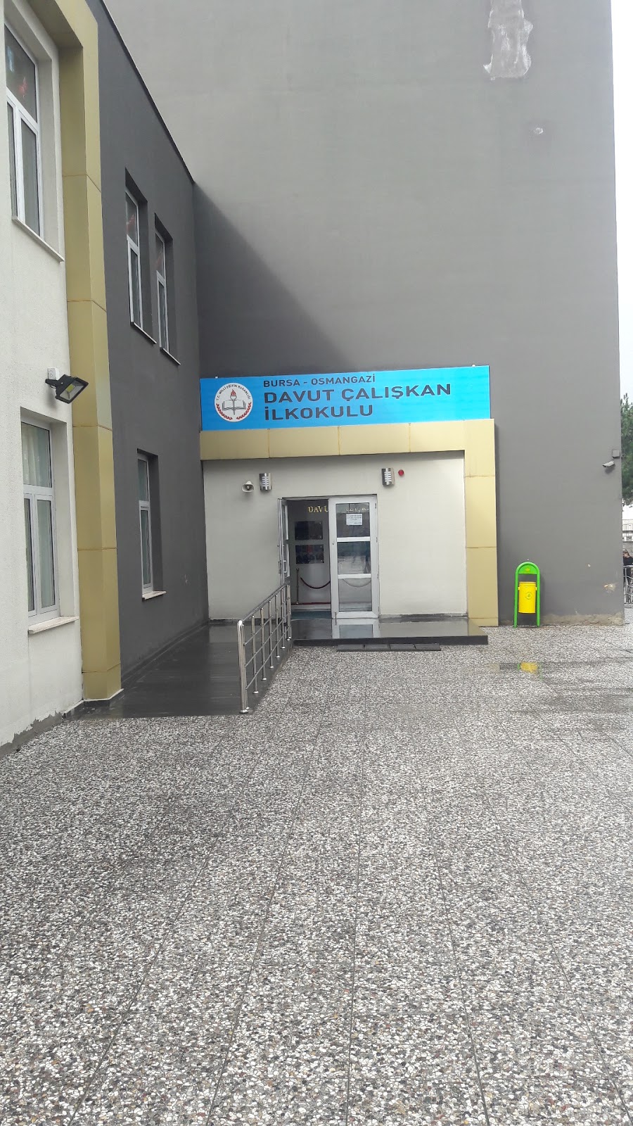 Davut Çalışkan İlkokulu kampüs fotoğrafı