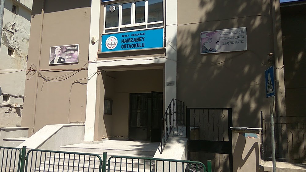 Hamzabey Ortaokulu kampüs fotoğrafı
