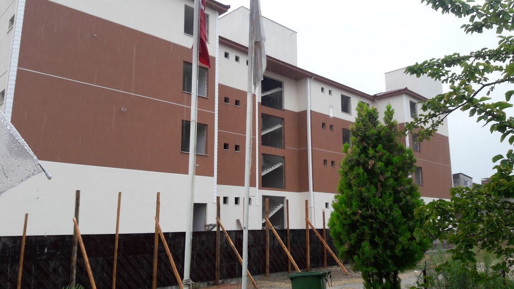Mehmet Halit Baki Anadolu Lisesi kampüs fotoğrafı