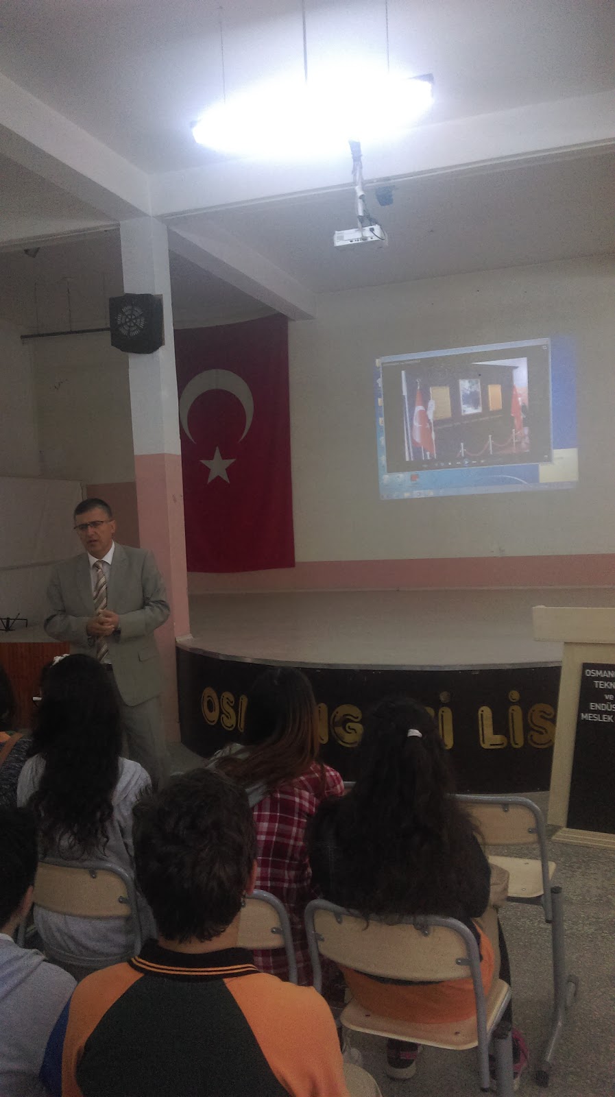 Yenişehir Osmangazi Mesleki Ve Teknik Anadolu Lisesi kampüs fotoğrafı