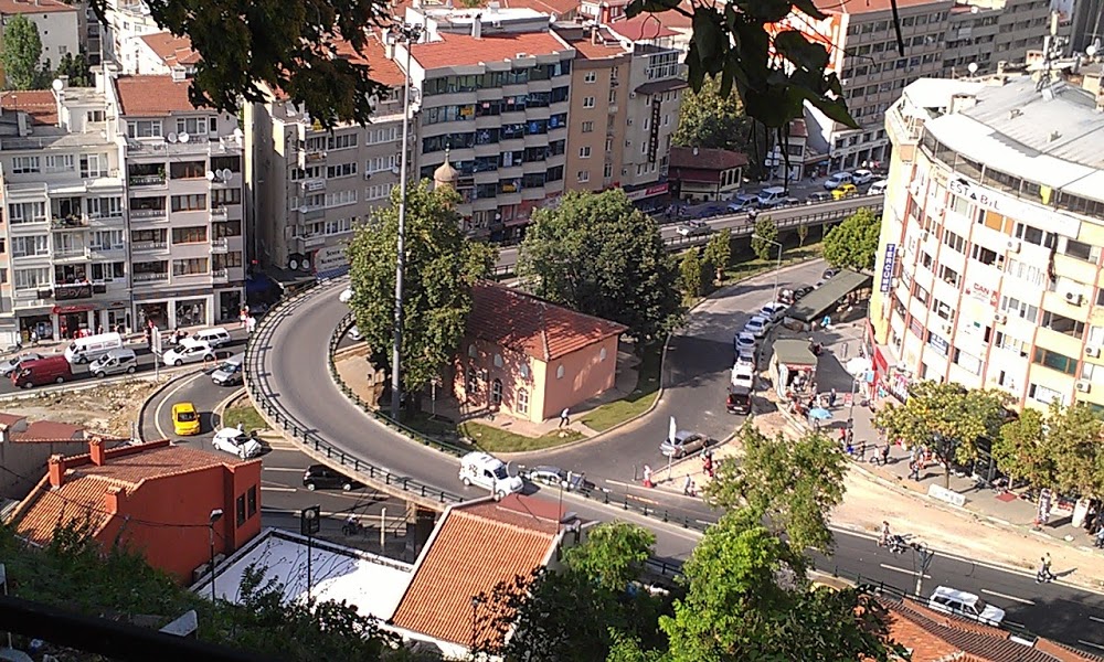 Tophane İlkokulu kampüs fotoğrafı