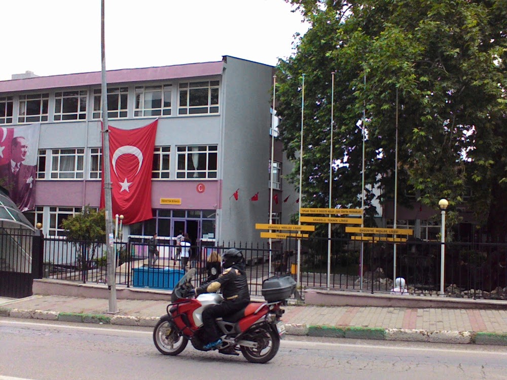 Tophane Mesleki Ve Teknik Anadolu Lisesi Fotoğrafları 4