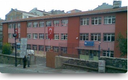 Emine Sabit Büyükbayrak İmam Hatip Ortaokulu kampüs fotoğrafı
