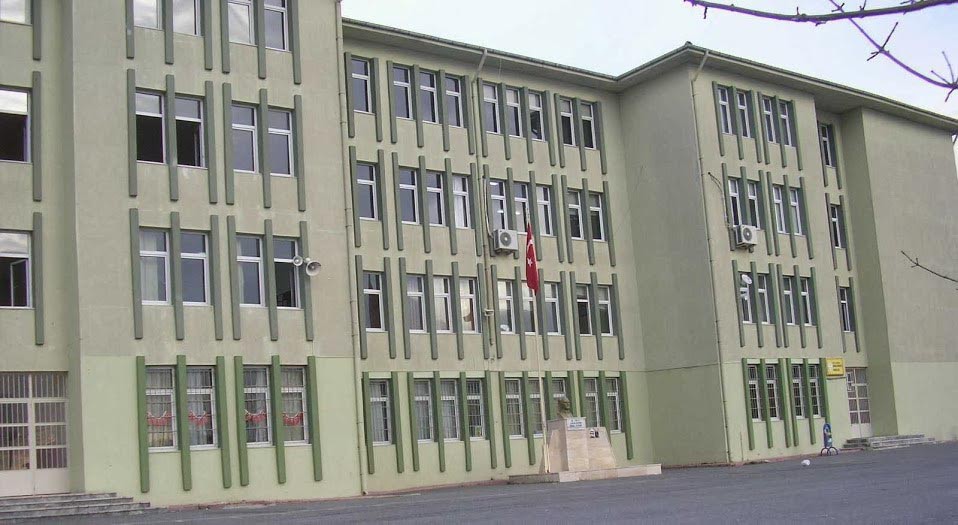 Çakmaklı Cumhuriyet Anadolu Lisesi kampüs fotoğrafı