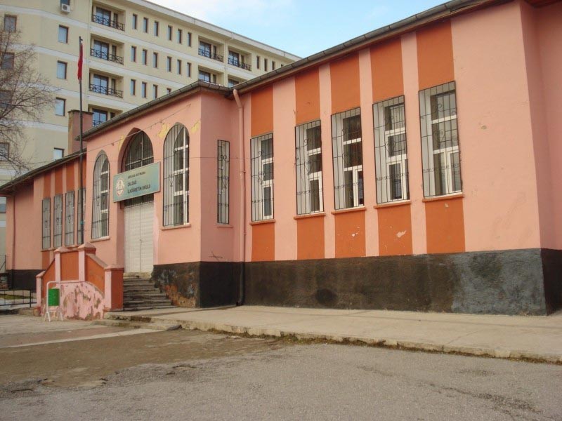 Çaldağ İlkokulu kampüs fotoğrafı