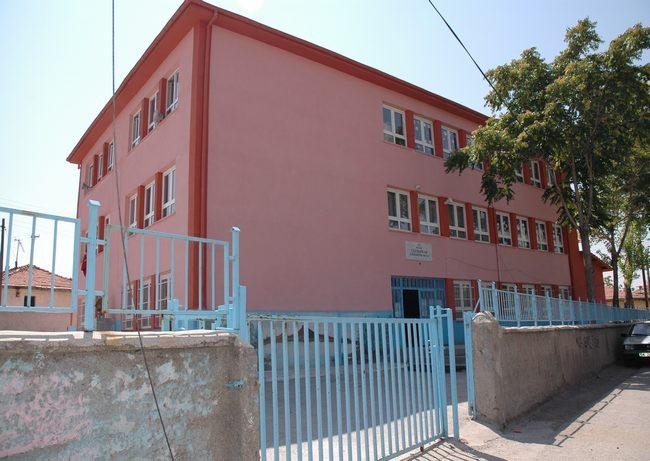Çalışanlar İlkokulu kampüs fotoğrafı