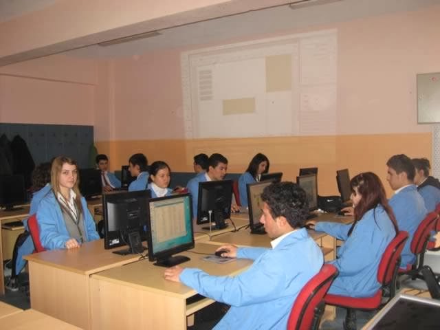 Ezine Mesleki Ve Teknik Anadolu Lisesi Fotoğrafları 3
