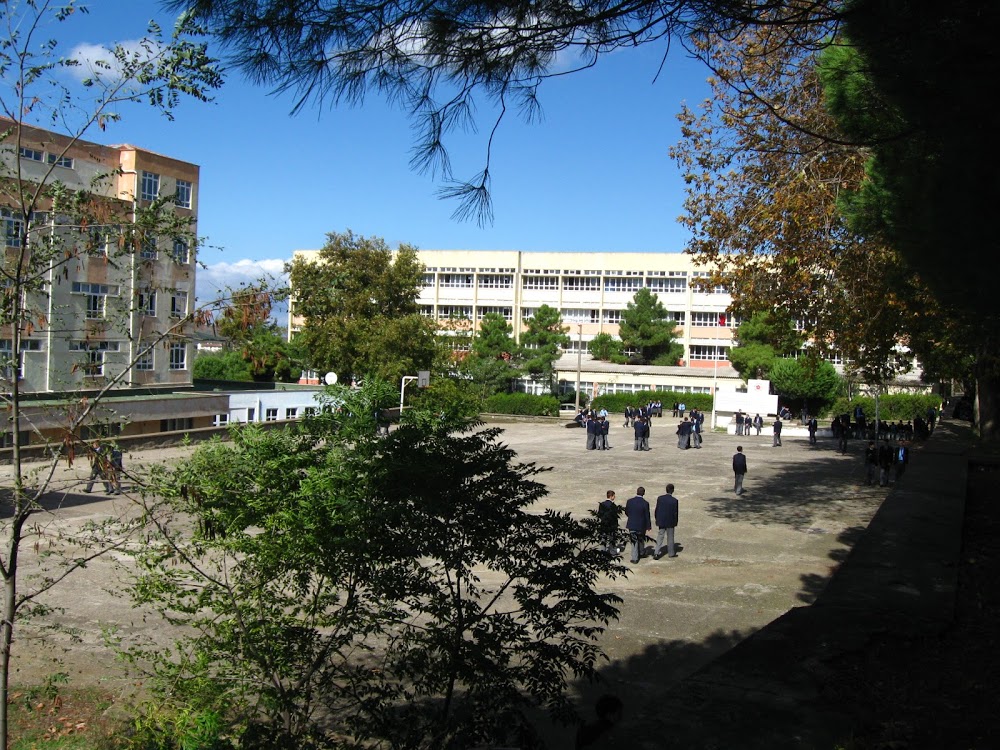 Gökçeada Anadolu Lisesi kampüs fotoğrafı