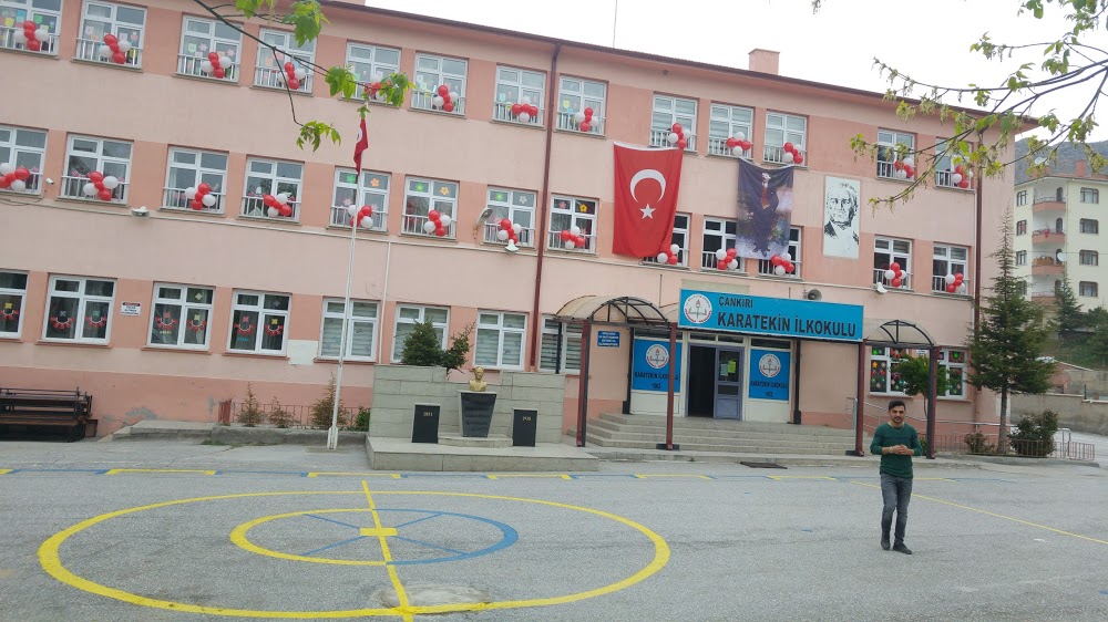Karatekin İlkokulu kampüs fotoğrafı