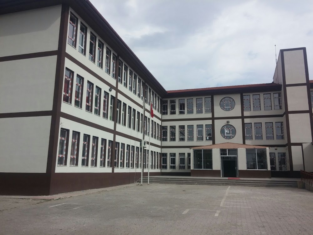Çerkeş 80.yıl Cumhuriyet İlkokulu kampüs fotoğrafı