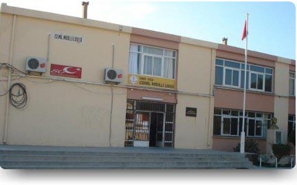 Cemil Midilli Çok Programlı Lisesi kampüs fotoğrafı