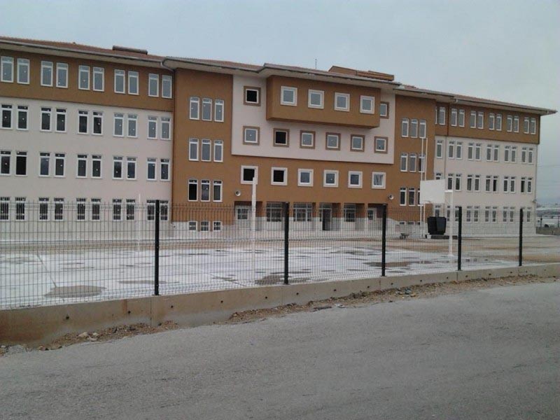 Cemile Kuyumcu Anadolu Sağlık Meslek Lisesi kampüs fotoğrafı