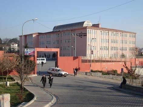 Çengelköy Teknik Ve Endüstri Meslek Lisesi kampüs fotoğrafı