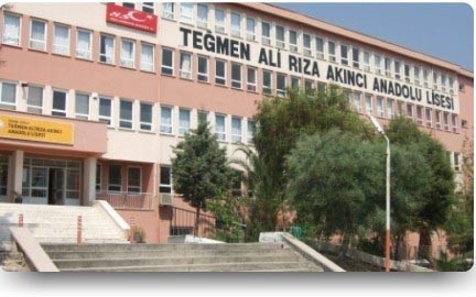 Çiğli Teğmen Ali Rıza Akıncı Anadolu Lisesi kampüs fotoğrafı