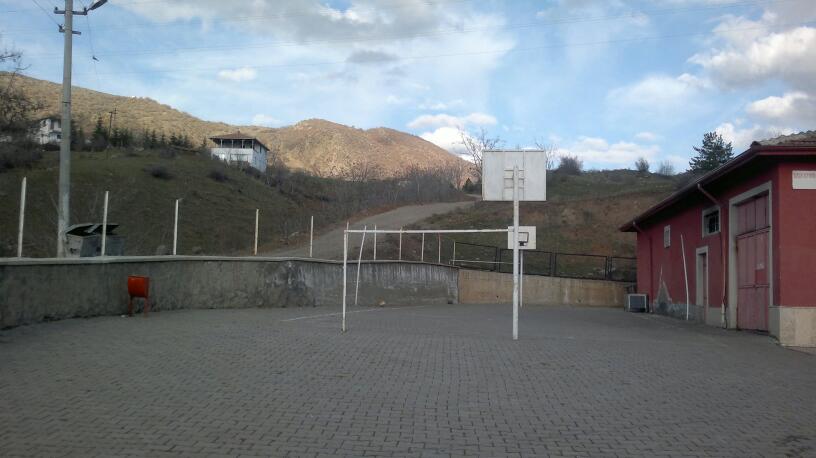 Ayvalıca İlkokulu kampüs fotoğrafı