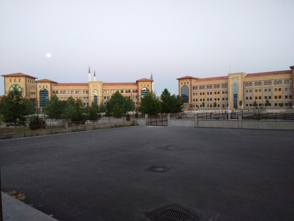 Çorum Belediyesi Prof. Dr. Hayreddin Karaman Kız Anadolu İmam Hatip Lisesi Fotoğrafları 3