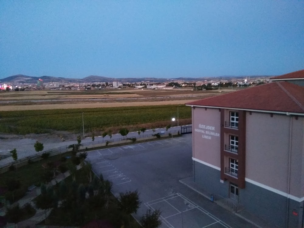 Çorum Belediyesi Prof. Dr. Hayreddin Karaman Kız Anadolu İmam Hatip Lisesi Fotoğrafları 4