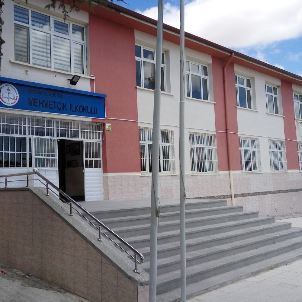 Sungurlu Mehmetçik İlkokulu kampüs fotoğrafı