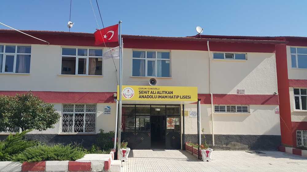 Şehit Ali Alıtkan Anadolu İmam Hatip Lisesi kampüs fotoğrafı