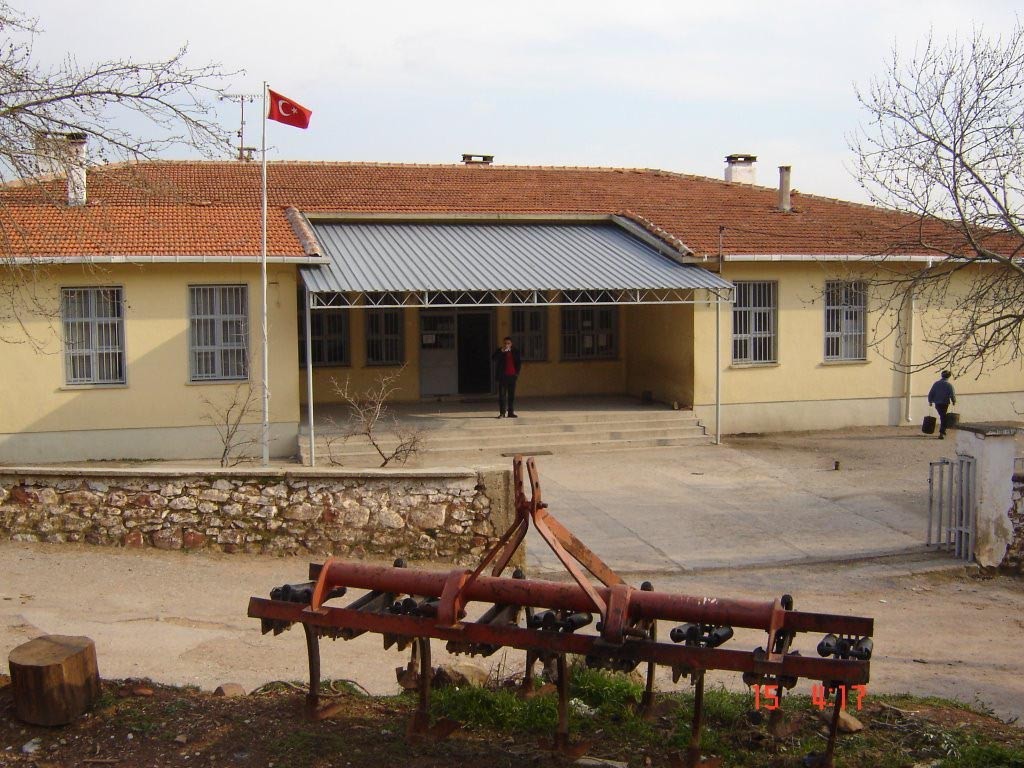 Göllüce İlkokulu kampüs fotoğrafı