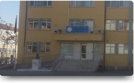 Danışment Çiçekli İlkokulu kampüs fotoğrafı