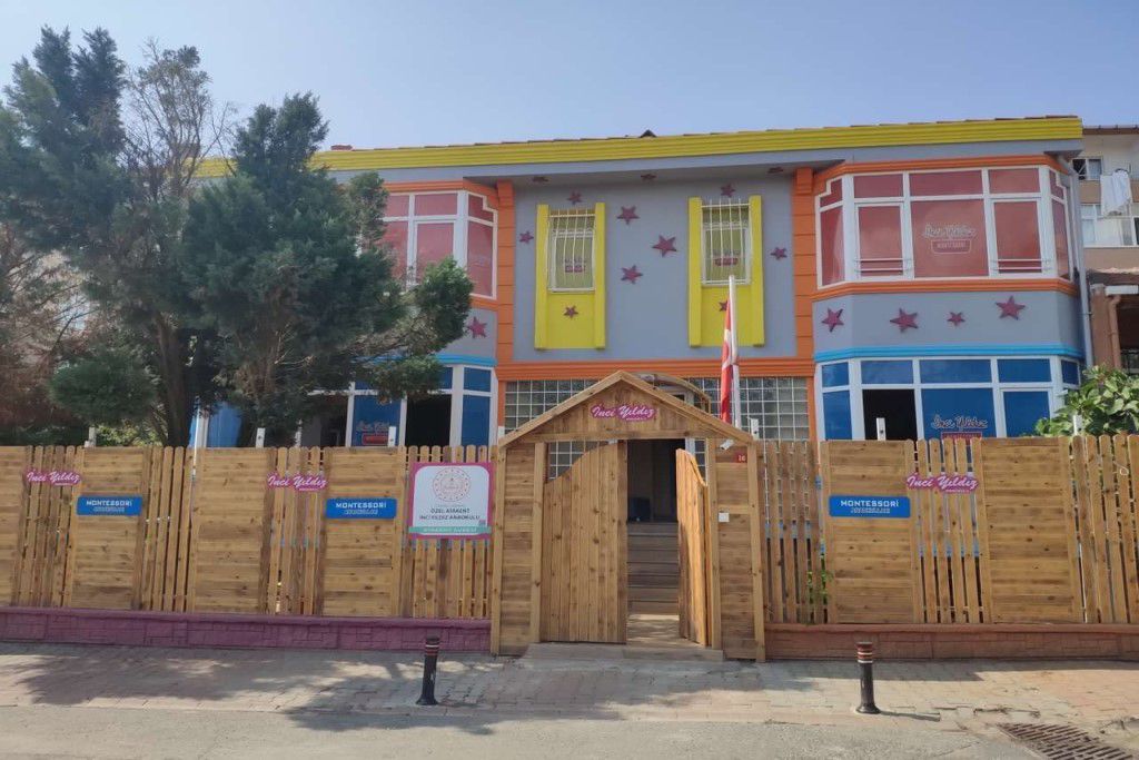 İNCİ YILDIZ MONTESSORİ ANAOKULU TAVUKÇUYOLU Anaokulu Logosu