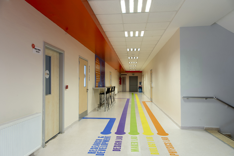 Tink - Teknoloji ve İnsan Kolejleri Lisesi Fotoğrafları 4