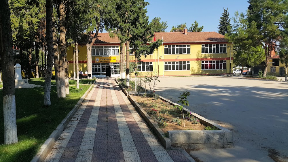 Acıpayam Fatih Mesleki Ve Teknik Anadolu Lisesi kampüs fotoğrafı