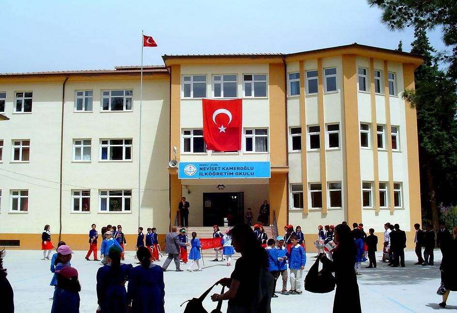 Nevişet Kameroğlu Ortaokulu Fotoğrafları 1
