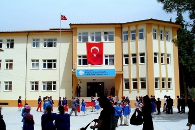 Nevişet Kameroğlu Ortaokulu fotoğraf 1