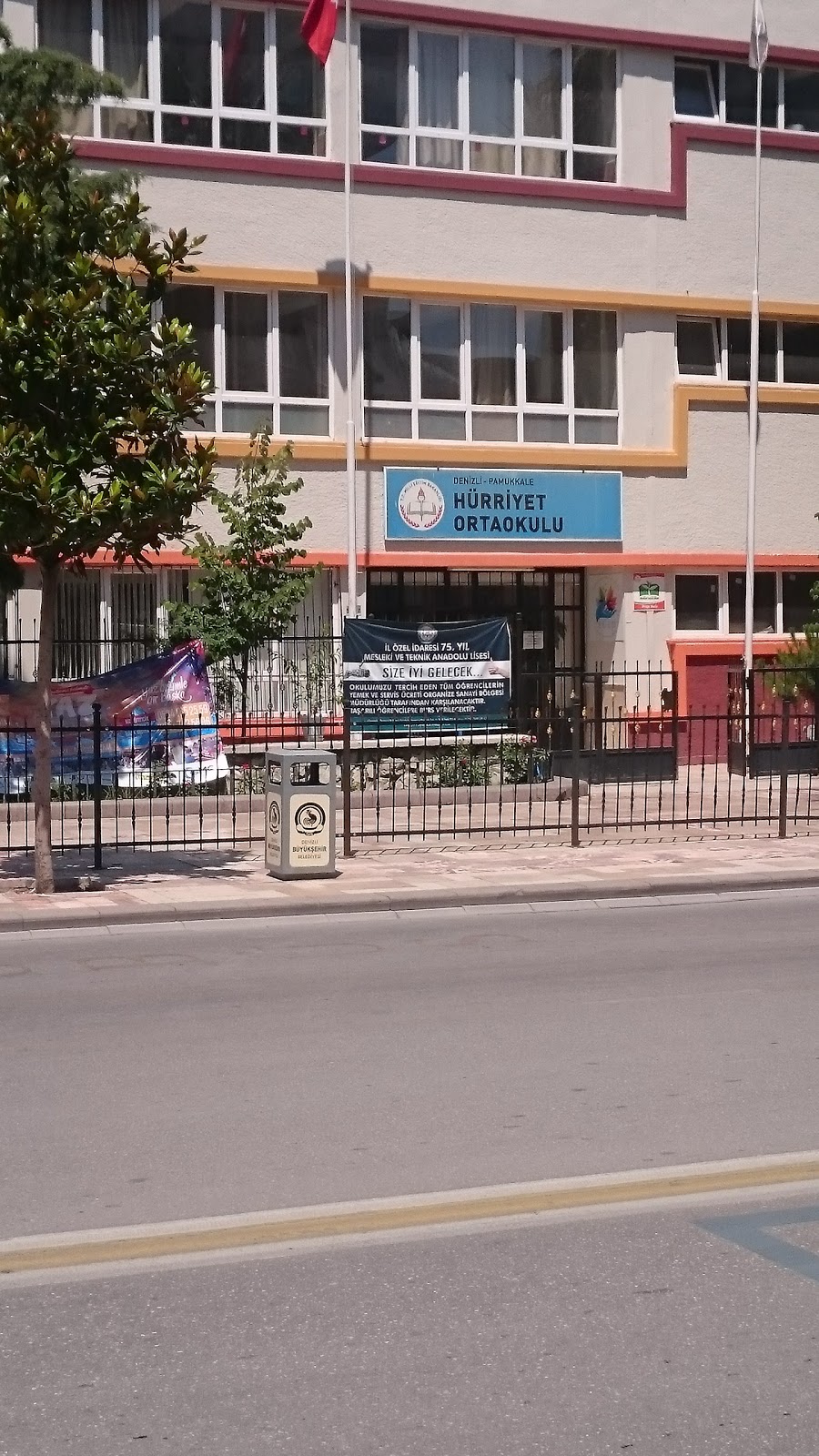 Denizli Hürriyet Ortaokulu Fotoğrafları 1